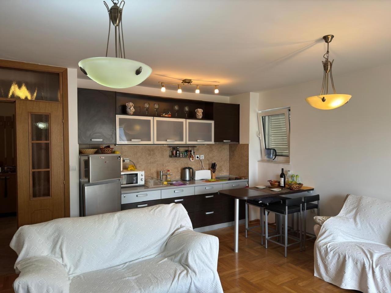 One Bedroom In Center Of